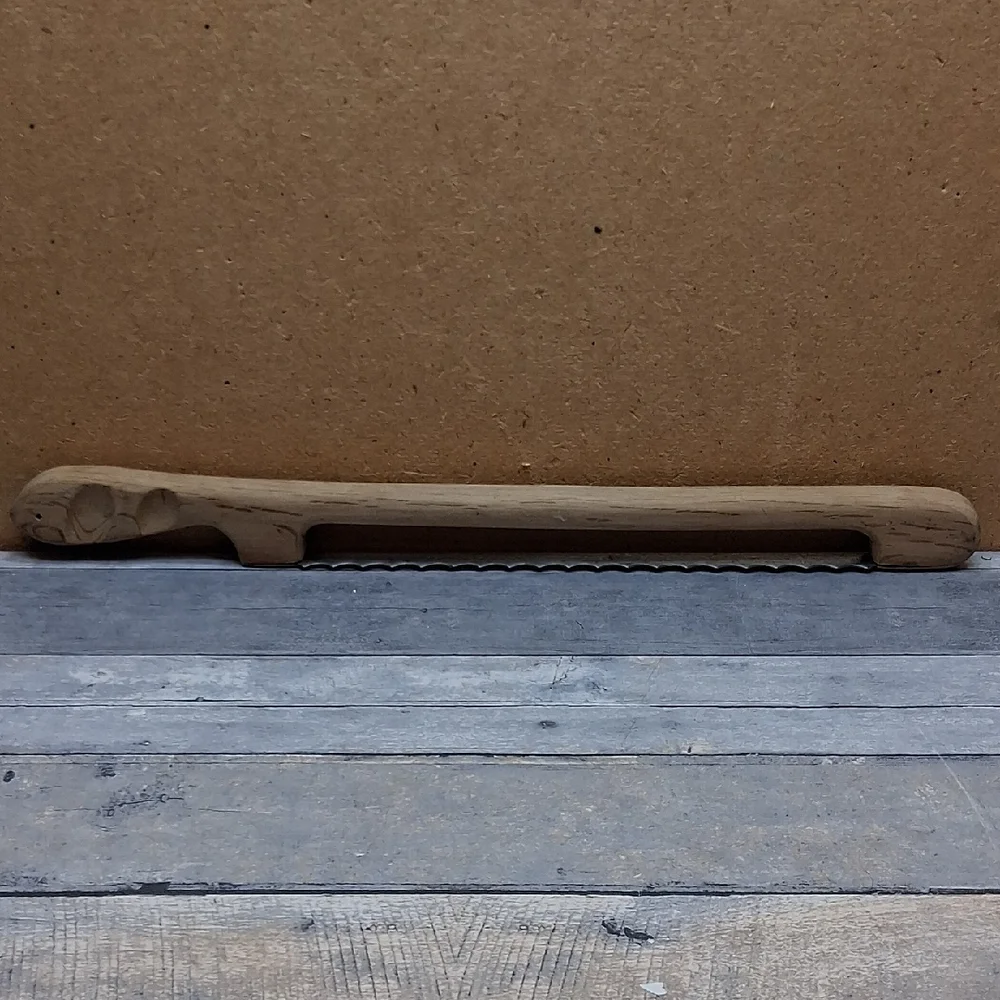 Wooden Handle Bowed Bread Knife